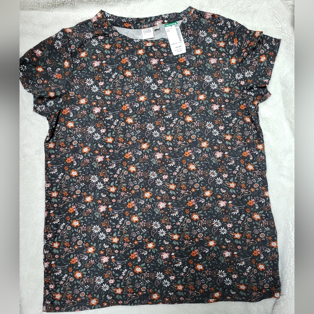 Twik Cotton Blend Floral and Paisley Tshirt Size Large, New With Tags